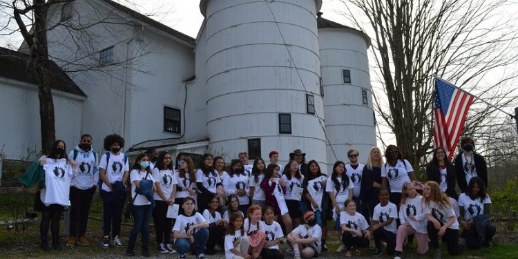 The Silo leva crianças e adolescentes de Connecticut a Concerto de Gala da New York Pop Orchestra do Carnegie Hall The Silo leva crianças e adolescentes de Connecticut a Concerto de Gala da New York Pop Orchestra do Carnegie Hall