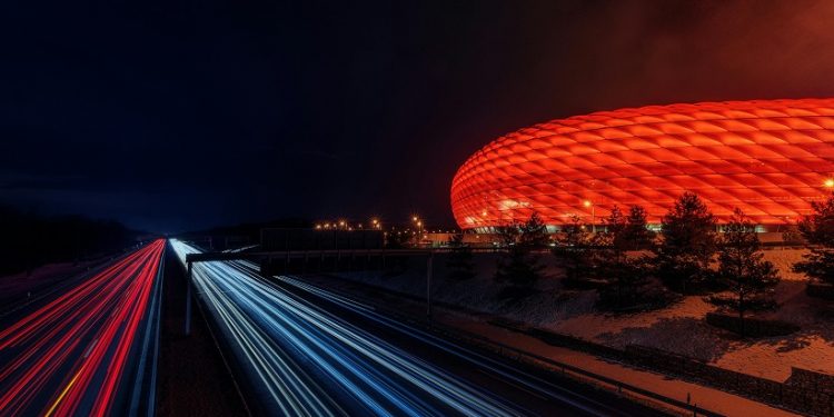 Lapso de tempo durante a noite - Foto: Johannes Plenio/Pexels