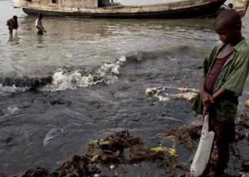 Mianmar: embarcação Aungtagun 3, de propriedade estatal, naufragou ontem perto do município de Khyaukpyu quando atravessava de Taunggup e Sittw - Foto: Getty Images