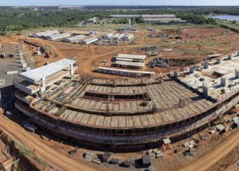 Obras do bloco de aulas no campus Niemeyer: estudo é necessário para a retomada da construção