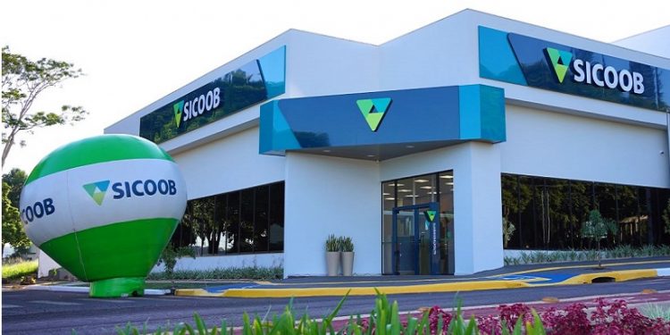 Nova sede tem 300 metros quadrados, dobrando a capacidade de atendimento - Fotoarte/Sicoob Nova sede tem 300 metros quadrados, dobrando a capacidade de atendimento - Fotoarte/Sicoob