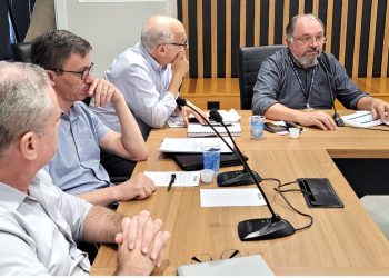 Consultor do Codefoz, José Borges Bomfim Filho elaborou e expôs estudo sobre a economia de Foz do Iguaçu – foto Divulgação