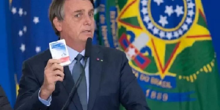 Bolsonaro foi um dos maiores defensores da cloroquina, remédio ineficaz contra a covid-19 (Foto: Andressa Anholete/Getty Images) Bolsonaro foi um dos maiores defensores da cloroquina, remédio ineficaz contra a covid-19 (Foto: Andressa Anholete/Getty Images)