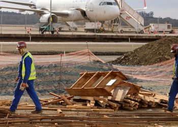 Obras seguem em ritmo intenso e devem ser entregues até novembro - Fotos: Kiko Sierich