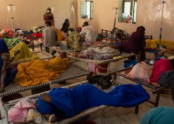 MSF’s cholera treatment centre, located in Kassala, was flooded after heavy rains the previous night. The centre, based in tents, provides urgent care to cholera patients. Available space within the hospital was quickly reorganized to welcome patients coming from the flooded tents. Despite the challenging conditions MSF teams continue their efforts to treat those affected by the outbreak, working to maintain operations and ensure that patients receive life-saving care.