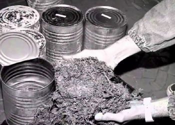 Foto: Latas encontradas com maconha a deriva no litoral brasileiro - Reprodução/Wikipédia/Hypeness