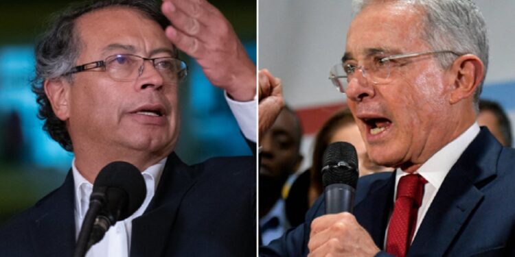 O presidente Gustavo Petro e o ex-presidente Álvaro Uribe se envolveram em um novo debate nas redes sociais sobre a reforma O presidente Gustavo Petro e o ex-presidente Álvaro Uribe se envolveram em um novo debate nas redes sociais sobre a reforma