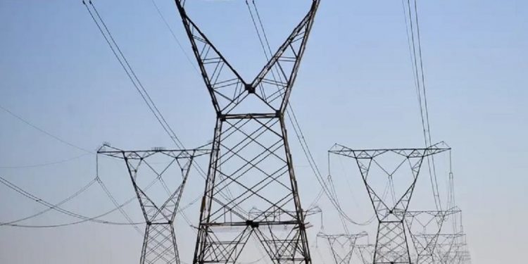O leilão também contou com a realização da concessão de linhas de transmissão já existentes e que estavam em final de contrato, que vão permitir a prestação dos serviços energéticos - Foto: Marcello Casal Jr/Agência Brasil