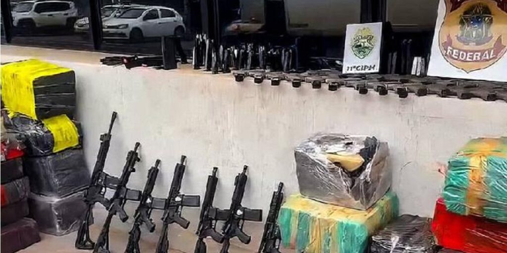 As armas e as drogas estavam dentro de um caminhão frigorífico