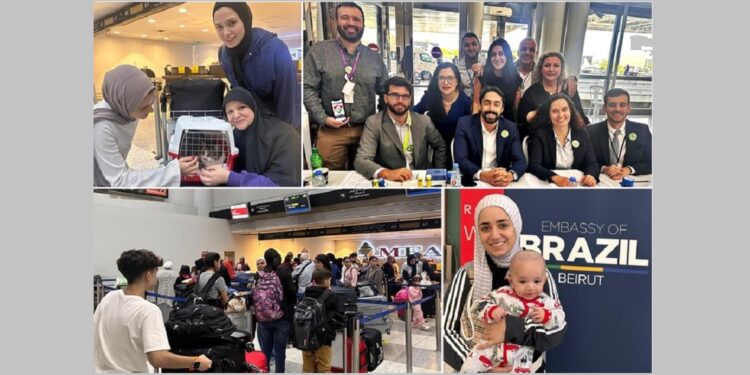 Alguns dos passageiros que embarcaram no voo de repatriação e a equipe da Embaixada do Brasil no Líbano no Aeroporto de Beirute. Fotos: MRE / Divulgação Alguns dos passageiros que embarcaram no voo de repatriação e a equipe da Embaixada do Brasil no Líbano no Aeroporto de Beirute. Fotos: MRE / Divulgação