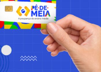Para se manter no Pé-de-Meia, o estudante deve ter frequência mínima de 80%. Caso a frequência diminua em algum mês, o aluno não receberá o benefício referente a esse período