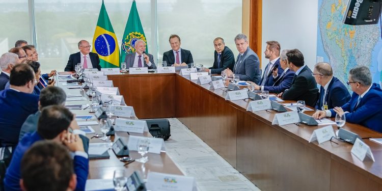 Representantes da Anfavea informaram que a produção de veículos automotores no terceiro trimestre totalizou 715 mil unidades, 19% a mais que no mesmo período do ano passado - Foto: Ricardo Stuckert/PR