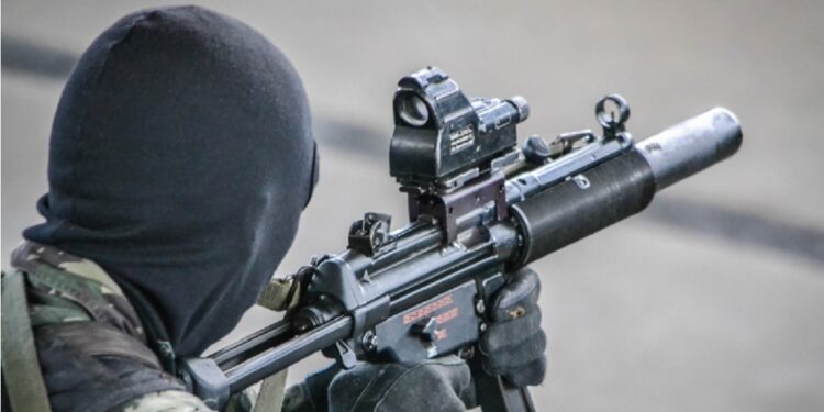 "Kids pretos" é o nome dado aos oficias do exército que integram as Forças Especiais - Foto Divulgação/Exército Brasileiro "Kids pretos" é o nome dado aos oficias do exército que integram as Forças Especiais - Foto Divulgação/Exército Brasileiro