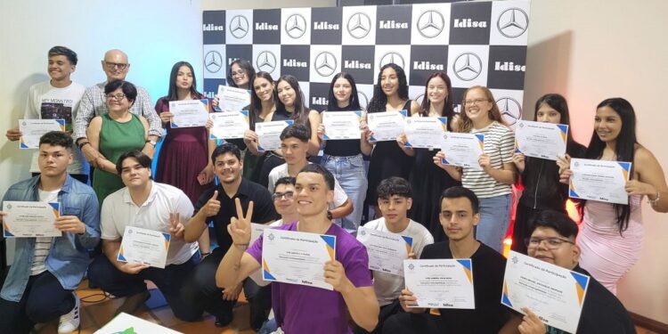Segunda turma do projeto acaba de formar 22 estudantes do ensino médio – foto divulgação