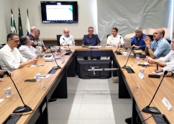 Prefeito eleito participou da reunião do Conselho Superior da ACIFI – foto divulgação
