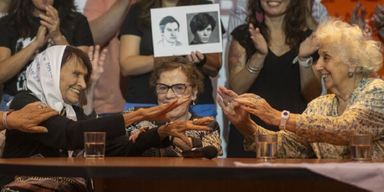 Coletiva de Imprensa das Mães da Praça de Maio na Argentina. Foto: Divulgação Coletiva de Imprensa das Mães da Praça de Maio na Argentina. Foto: Divulgação