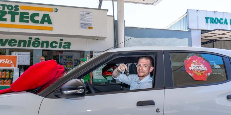 O advogado Eduardo Ferreira compartilhou a emoção ao ganhar Citroën C3 Live zerinho - Foto Marcos Labanca O advogado Eduardo Ferreira compartilhou a emoção ao ganhar Citroën C3 Live zerinho - Foto Marcos Labanca