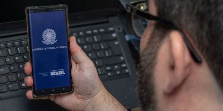 Com a atualização do app da CTPS, o Governo Federal centraliza e disponibiliza seus serviços em um só lugar, agilizando a intermediação de mão de obra - Foto: Vitor Vasconcelos/Secom-PR Com a atualização do app da CTPS, o Governo Federal centraliza e disponibiliza seus serviços em um só lugar, agilizando a intermediação de mão de obra - Foto: Vitor Vasconcelos/Secom-PR