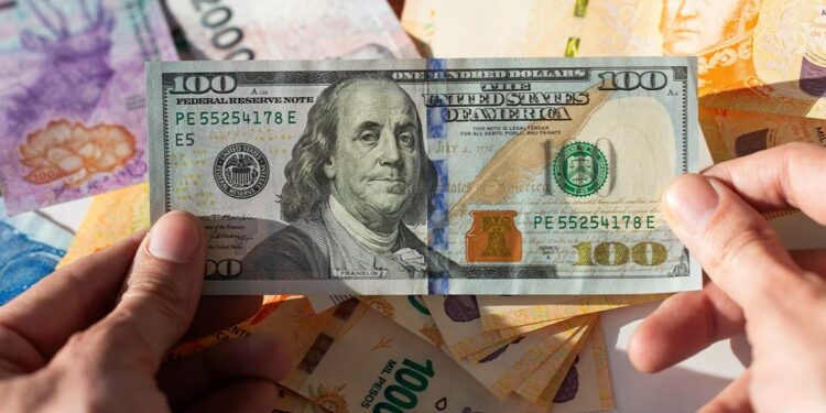 Argentina dá passo na direção da dolarização prometida por Milei - Foto: Shutterstock Argentina dá passo na direção da dolarização prometida por Milei - Foto: Shutterstock