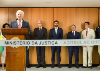 O MJSP também anunciou o investimento de cerca de R$ 120 milhões na aquisição de instrumentos de menor potencial ofensivo, incluindo 249 mil espargidores de pimenta e 22.736 armas de incapacitação neuromuscular - Foto: Jamile Ferraris/MJSP