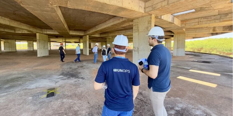 Equipe do UNOPS/ONU durante atividade nas obras do Campus Arandu. Foto: Fernanda Yumi/UNOPS Equipe do UNOPS/ONU durante atividade nas obras do Campus Arandu. Foto: Fernanda Yumi/UNOPS