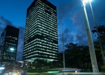 A iniciativa está alinhada com os esforços do Governo Federal para ampliar a coordenação na agenda de governo digital e com a estratégia institucional do BNDES, que busca apoiar projetos de modernização do Estado