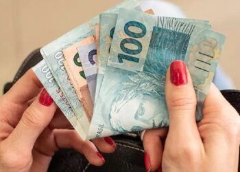 Quando a pensão é calculada a partir de um percentual do salário mínimo o aumento é automático. Foto: Daniel Caron/DPE-PR