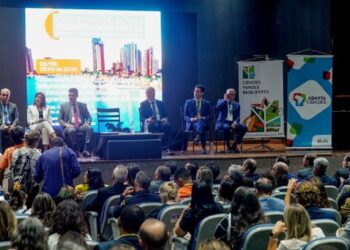 Lançamento do programa AdaptaCidades no Encontro de Novos Prefeitos e Prefeitas, em Brasília: investimento total para implementação da iniciativa chega a R$18 milhões provenientes do Fundo Verde para o Clima e outras fontes - Foto: Rogério Cassimiro/MMA