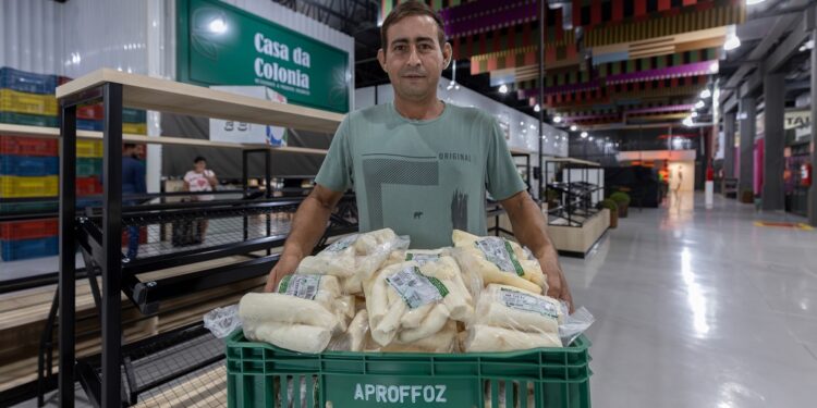 Agricultura familiar ganha espaço no Mercado Público - Fotos: Kiko Sierich/Itaipu Parquetec Barrageiro Agricultura familiar ganha espaço no Mercado Público - Fotos: Kiko Sierich/Itaipu Parquetec Barrageiro