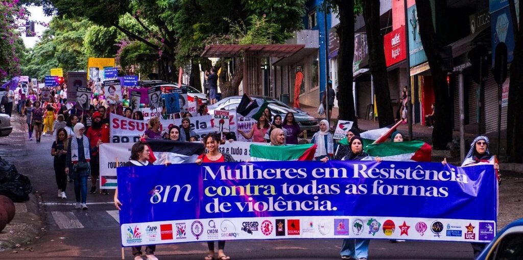 Organização convida mulheres, homens e famílias para a marcha em Foz do Iguaçu. Foto: Fernando Benega. APP-Sindicato/Foz/Arquivo.