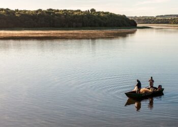 Pescadores no reservatório de Itaipu. Foto: Edino Krug/Itaipu Binacional