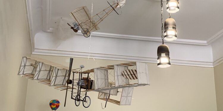 Réplicas das máquinas voadoras inventadas por Santos Dumont encantam os visitantes. (Foto Manu Somavila) Réplicas das máquinas voadoras inventadas por Santos Dumont encantam os visitantes. (Foto Manu Somavila)