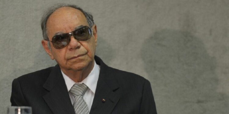 Coronel Carlos Alberto Brilhante Ustra em depoimento à Comissão Nacional da Verdade, em maio de 2013. Crédito: Wilson Dias/Agência Brasil