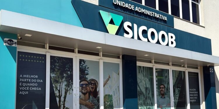 Na live, Sicoob irá sortear 25 vales-poupança, com valores de R$ 1 mil a R$ 5 mil. Foto: Divulgação Na live, Sicoob irá sortear 25 vales-poupança, com valores de R$ 1 mil a R$ 5 mil. Foto: Divulgação