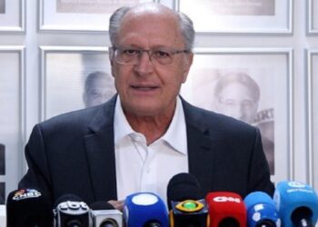A medida impulsiona a compra de máquinas, equipamentos, aparelhos e instrumentos novos, beneficiando 25 atividades econômicas do setor industrial. Para o ministro, a medida representa um círculo virtuoso para investimento da indústria nacional - Foto: Júlio César Silva/MDIC