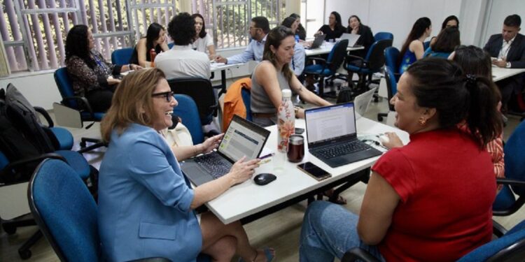 Presença feminina tem sido cada vez mais representativa na administração pública federal. Foto: André Corrêa / MGI Presença feminina tem sido cada vez mais representativa na administração pública federal. Foto: André Corrêa / MGI