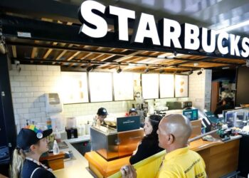 Documento aponta que gigande do café usa prática fiscal agressiva para reduzir impostos enquanto enfrenta denúncias de violação de direitos e exploração de trabalhadores em sua cadeia produtiva.