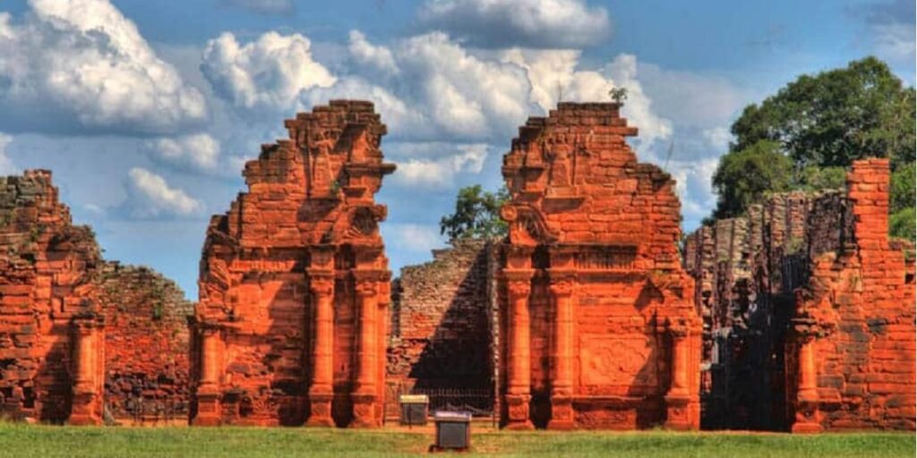 Ruínas de San Ignacio Miní: um passeio cheio de beleza e história pra contar - foto: divulgação