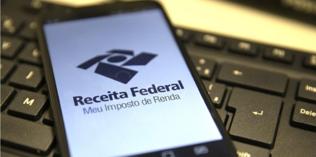 Até as 10h desta segunda, a Receita Federal havia contabilizado a entrega de cerca de 12,2 milhões de declarações do Imposto de Renda da Pessoa Física (IRPF) 2025, ano-calendário 2024 - Foto: Arquivo / Agência Brasil