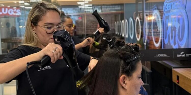 O setor de cabeleireiros e beleza está entre as atividades que mais tiveram pequenos negócios criados em março - Foto: Senac DF
