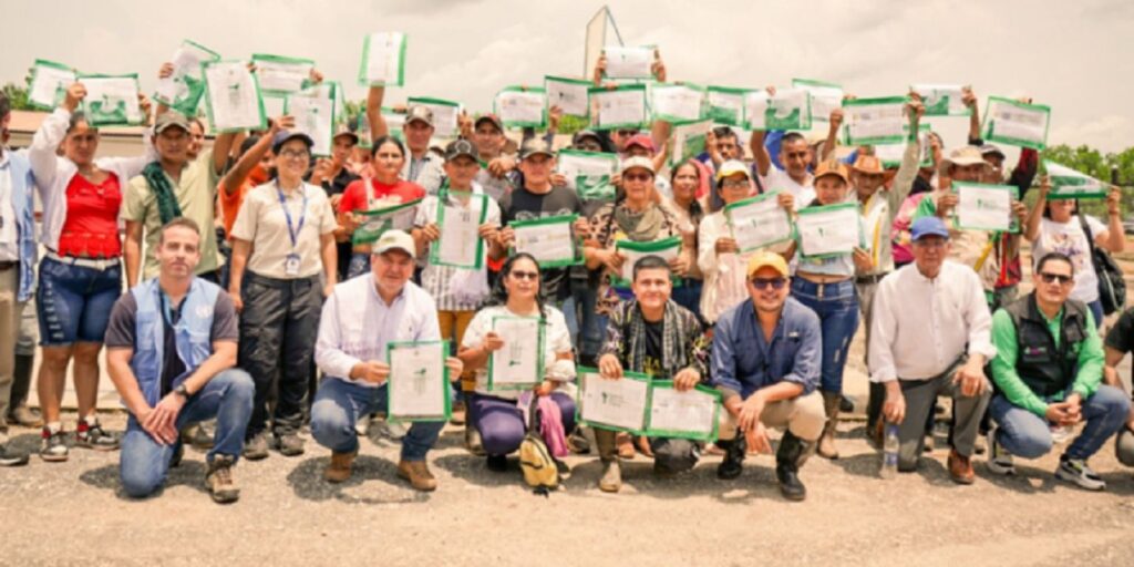 No âmbito do investimento social e do desenvolvimento das mesas redondas de paz, a Agência Nacional de Terras, ANT, titulou mais de 8.150 hectares em San Vicente del Caguán, Caquetá. Foto: ANT