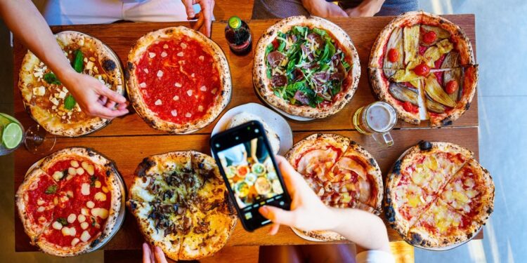 Pizza napoletana preserva tradição de mais de 300 anos de sabor. Foto: Divulgação Pizza napoletana preserva tradição de mais de 300 anos de sabor. Foto: Divulgação