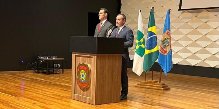 Em coletiva de imprensa neste sábado (17) em Brasília, Andrei Rodrigues, diretor-geral da Polícia Federal, contou detalhes da investigação e prisão na Bolívia - Foto: Polícia Federal Em coletiva de imprensa neste sábado (17) em Brasília, Andrei Rodrigues, diretor-geral da Polícia Federal, contou detalhes da investigação e prisão na Bolívia - Foto: Polícia Federal