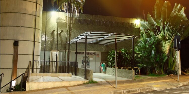 Foto: Christian Rizzi. Câmara de Foz