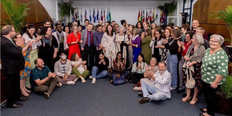 Diversas lideranças políticas, sociais e ambientais prestigiaram a homenagem Diversas lideranças políticas, sociais e ambientais prestigiaram a homenagem