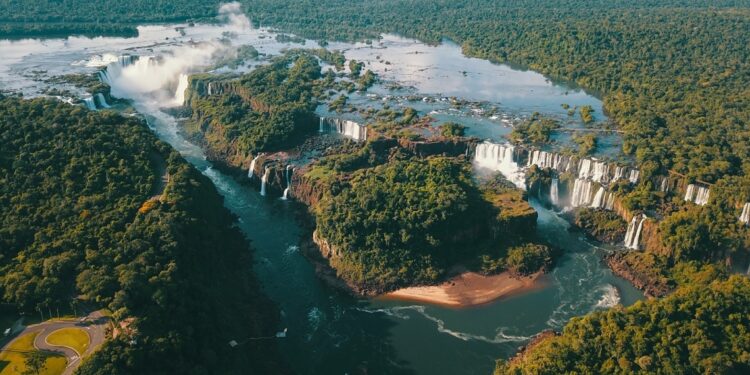 Crédito das fotografias:
Cataratas aérea: Fábio Borges