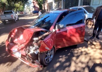 severidade do impacto dos  veículos. Foto: Direção da polícia do Alto paraná.