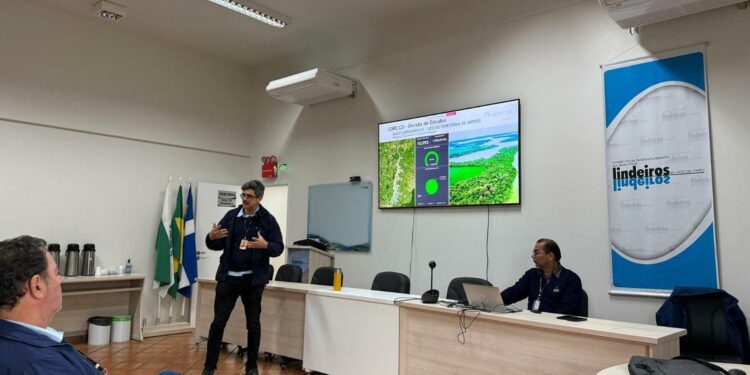 Apresentação no escritório da Itaipu em Santa Helena. Foto: Hericles Barbosa - Itaipu Binacional. Apresentação no escritório da Itaipu em Santa Helena. Foto: Hericles Barbosa - Itaipu Binacional.