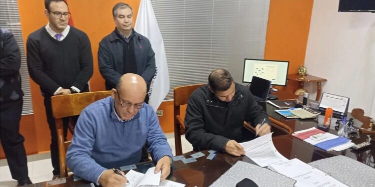 Firma de corte administrativo. Foto: MCDE. Firma de corte administrativo. Foto: MCDE.