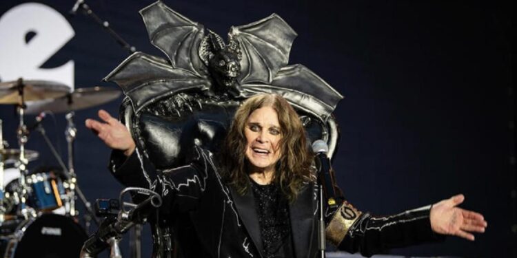 Black Sabbath faz show de despedida com Ozzy Osbourne e emociona fãs